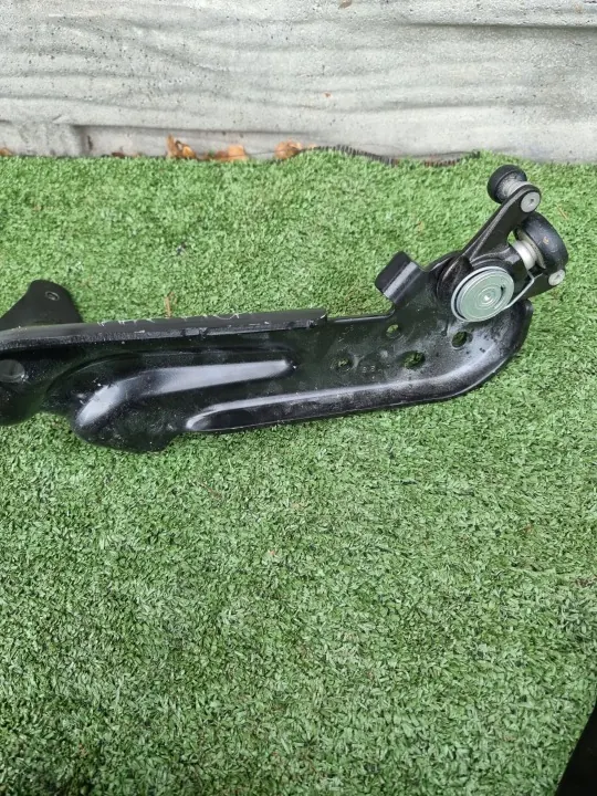 Rouleau Porte Inférieur Gauche Arrière Chrysler Pacifica II OEM image 8