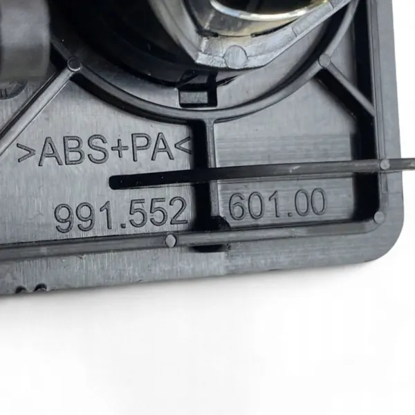 Porsche 99155260100 12V Etupistorasia - Käytetty image 8