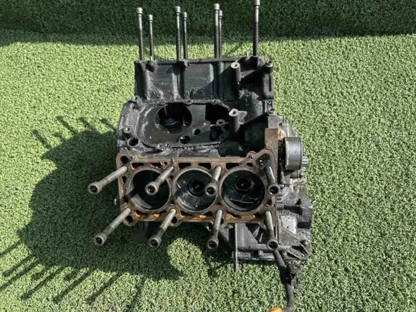 Audi A6 C5 2.5 TDI Bar motorpelare AKN OEM image 2