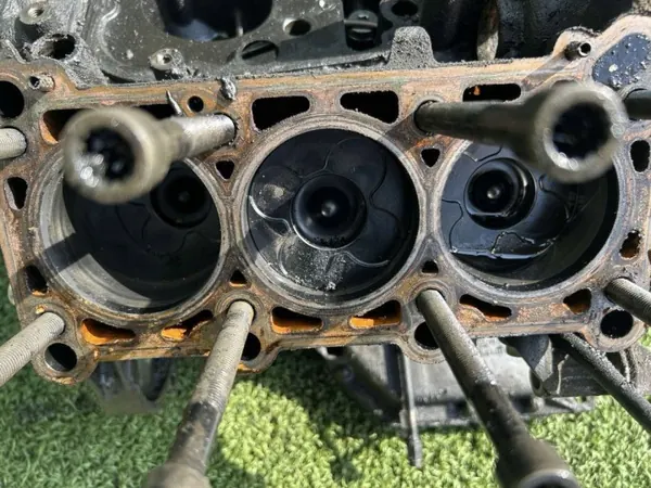 Audi A6 C5 2.5 TDI Bar motorpelare AKN OEM image 3