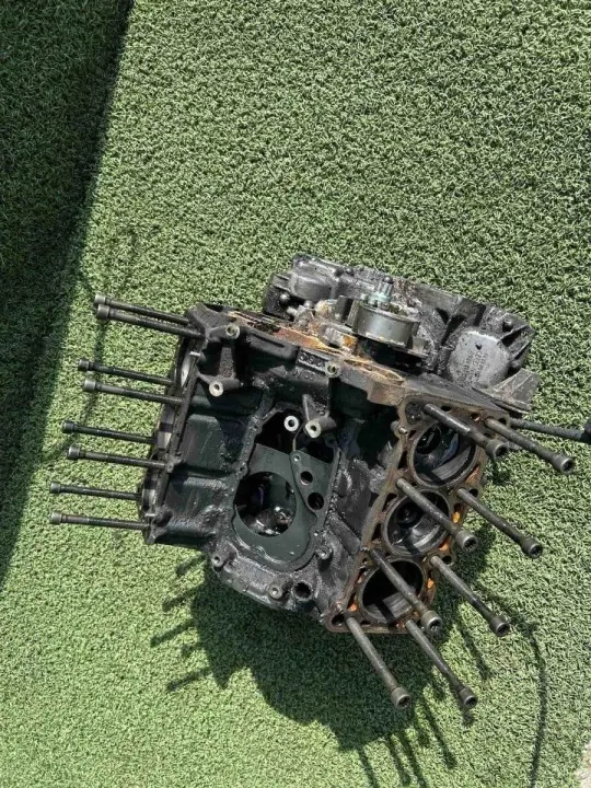 Audi A6 C5 2.5 TDI Bar motorpelare AKN OEM image 4