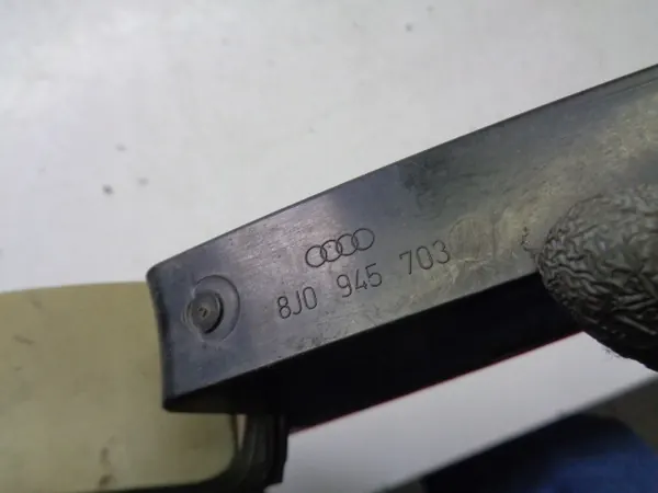 Lanterna de neblina traseira Audi TT 2006 OE 8J0945703 image 5