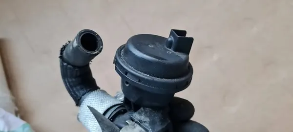 Vattenpumpventil A6 C7 4G 3.0 TFSI 06E819809D image 10