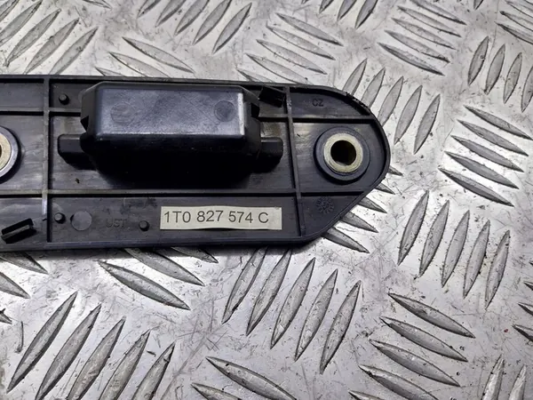 Takaluukun verhoilu VW Touran 1.9 TDI image 2