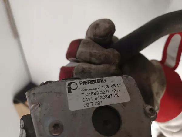 Vattenpump BMW X6 E71 X5 E70 4.4 V8 9130387 image 3