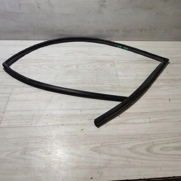 Junta de janela dianteira esquerda OEM 27588 para Hyundai i20 image 2
