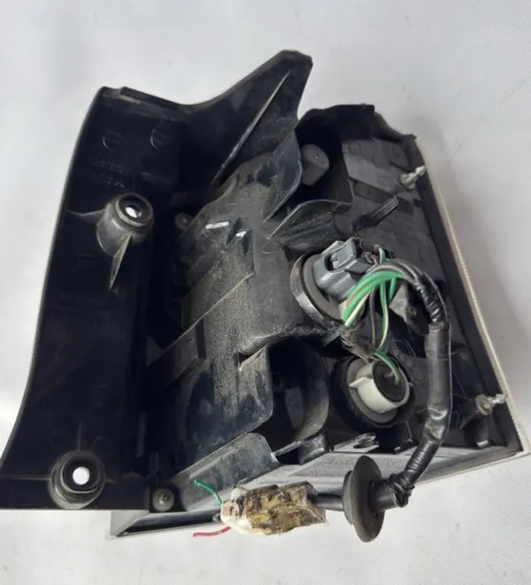 Luz trasera izquierda Mitsubishi Outlander 2019-2021 8330A997 image 4