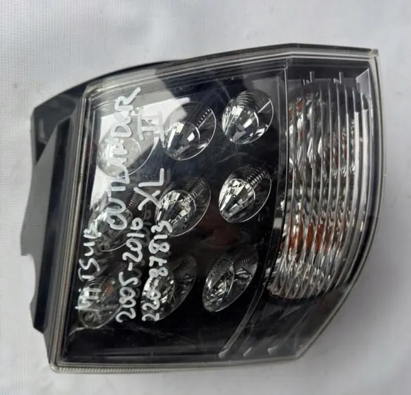 Luz trasera izquierda Mitsubishi Outlander 2019-2021 8330A997 image 6