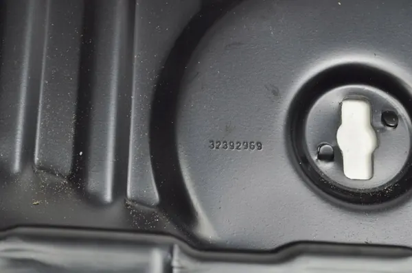 Volvo akun kansi OEM 32392969 XC90 II:lle image 4