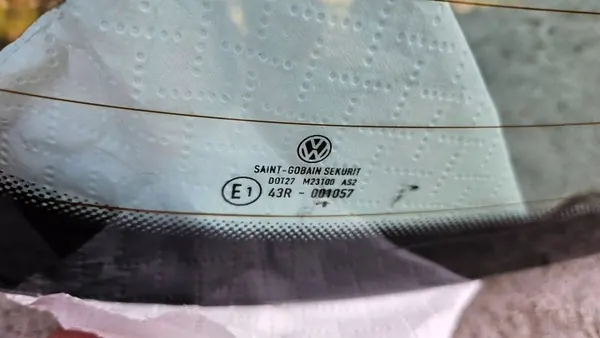 OEM 1K6845051AC Bakluckeglas för VW Golf V5 image 3