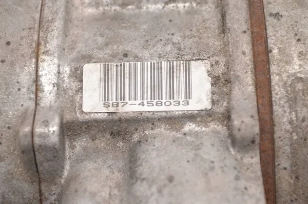 Compresor de aire acondicionado MERCEDES C W204 A0008302700 image 8