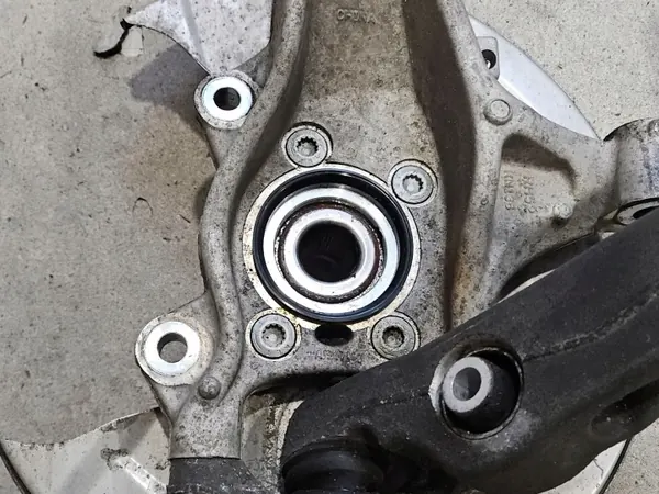 Moyeu roue avant OEM 32297140 côté droit Volvo XC90 image 7