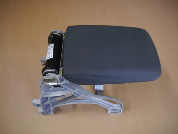 Reposabrazos túnel central Audi A4 A5 8W OEM 8W0864283E image 2