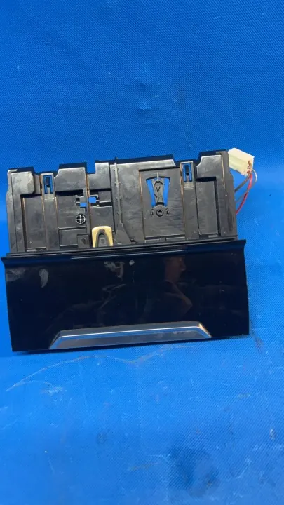 Aschenbecher OEM 3G1863284 A für VW Passat B8 Variant image 4