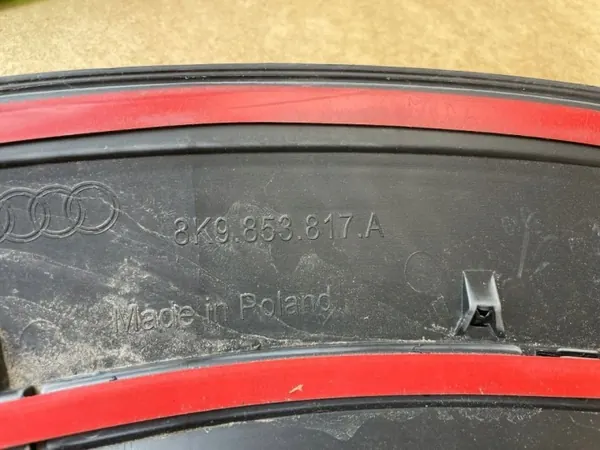 Linke Heck-Kompassleiste OEM 8K9853817A Audi A4 B8 image 9