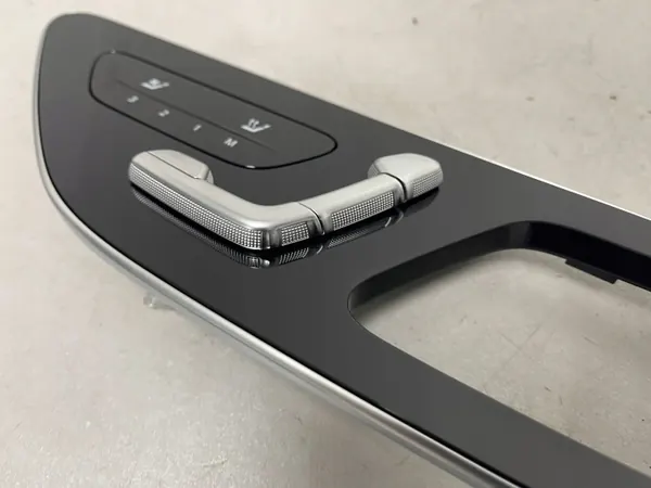 Käytetty etuistuimen säätölohko oikea Mercedes EQS image 5