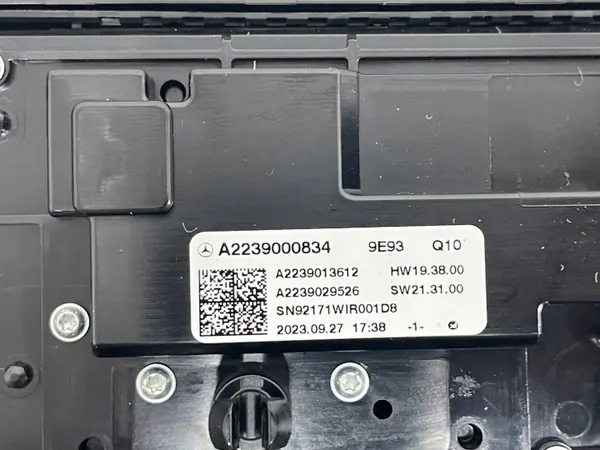 Käytetty etuistuimen säätölohko oikea Mercedes EQS image 9