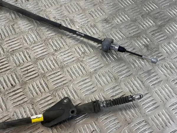 Câble de frein à main KIA Sorento 2017 image 6