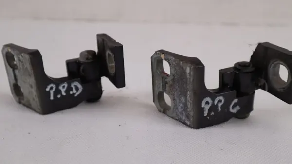 Jeep Renegade Deurscharnieren OEM 1182349243 Voor Rechts image 2