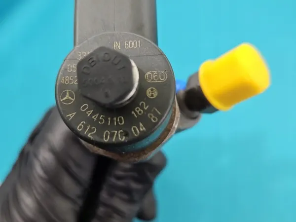 Mercedes Sprinter I 903 Injektor 2.2 CDI A6120700487 image 2