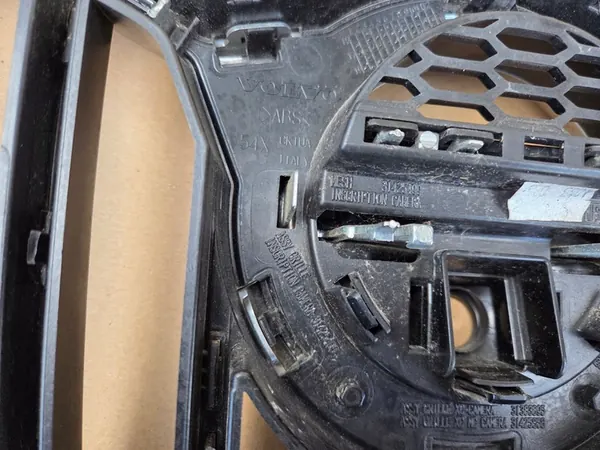 VOLVO S90 V90 16- CROSS COUNTRY Front Grill 31425407 image 8