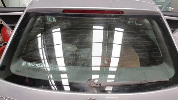 SKODA OCTAVIA III KOMBI Heckklappenscheibe - Gebraucht image 2