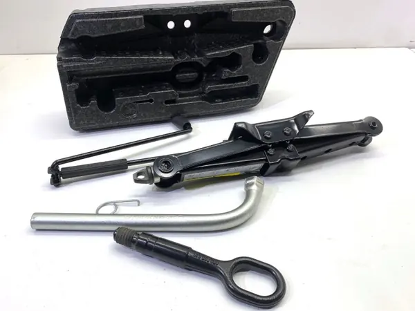 OEM 5G0012115S työkalusarja VW Golf VII Hatchbackille image 3