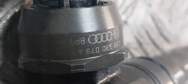 Conjunto de injetores VW GOLF IV 1.9 TDI 038130073AM image 2