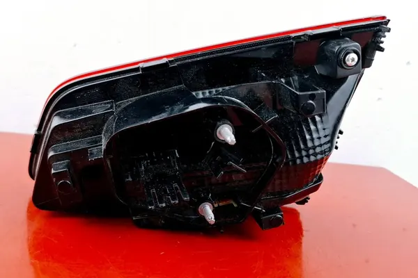 VW Passat B8 Sedán Luz Trasera Izquierda 3G5945093B image 5