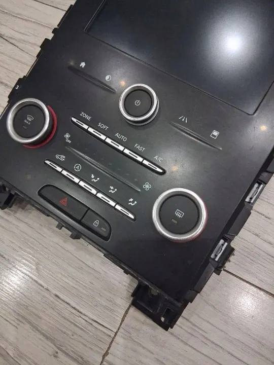 Renault Megane IV Display Bildschirm OEM 280901068R image 3