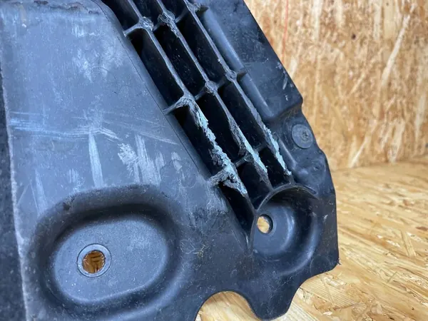 Motorplåt Audi A4 B9 A5 8W 8W0863821D 2015- image 9