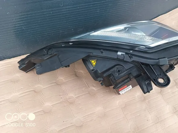 Citroen C6 06- Farol Esquerdo Xenon OEM 0301221281 image 3