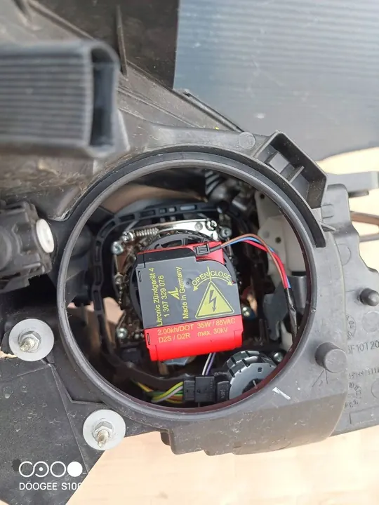 Citroen C6 06- Farol Esquerdo Xenon OEM 0301221281 image 9