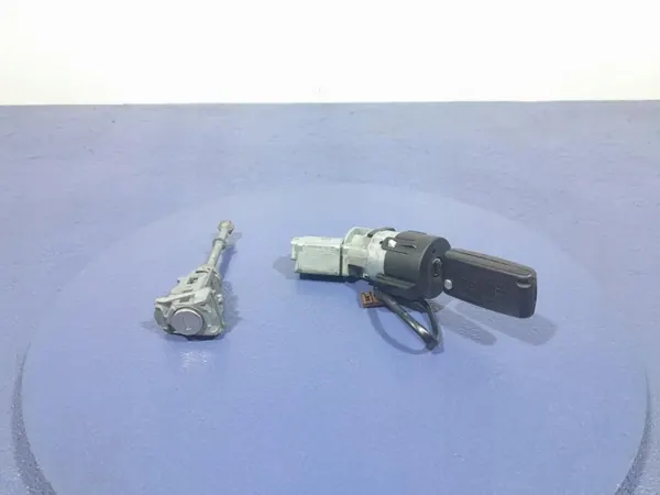 Peugeot 3008 I Slotsylinder sleutel insert OEM 36410600 image 2