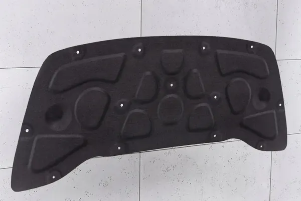 Isolamento del cofano Mercedes-Benz A-Class image 4