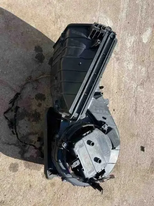 Lämmitysydin Audi A6 Avant OEM 1737080701 - 2.0L Diesel image 5