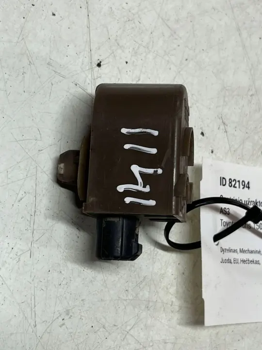Controlador de cierre central Toyota OEM 8974752010 image 3