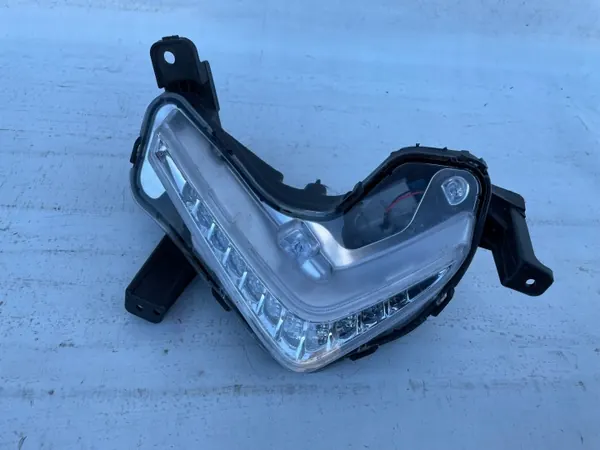 Hyundai Tucson N-Line Halogen Front Rechts DRL OEM 92208D7700 image 2