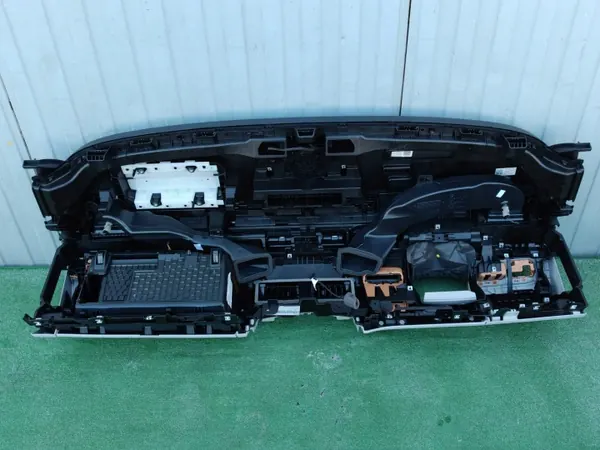 Salpicadero VW ID Buzz GTX OEM 1T3857003D - Usado image 5
