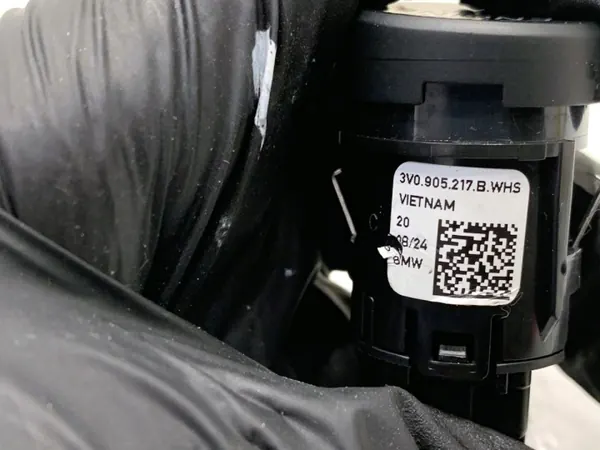 Botón Start/Stop Skoda Kamiq 3V0905217B OEM image 5