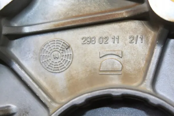 Veivaxelförpackning OEM 04E103153B - Begagnat skick image 7