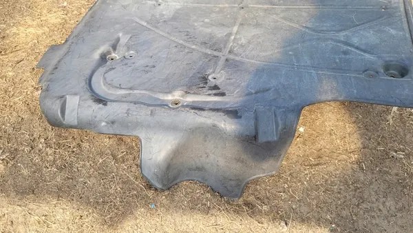 VW T5 Motor Nedre Skydd 7H0805687C image 3