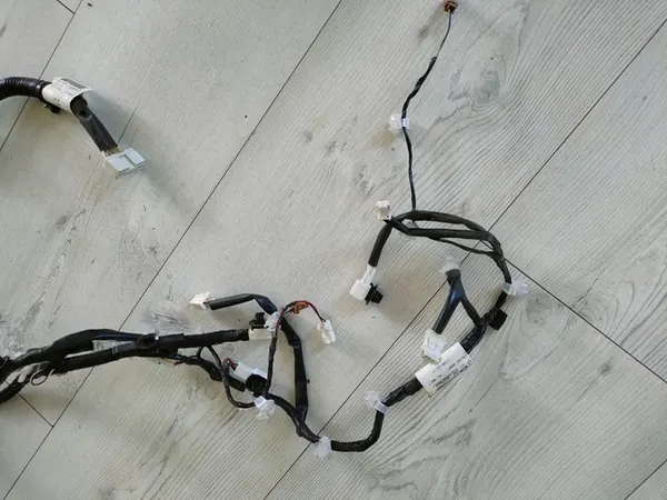 NISSAN PULSAR C13 14- Fiação do porta-malas 24051-3ZL1B image 10