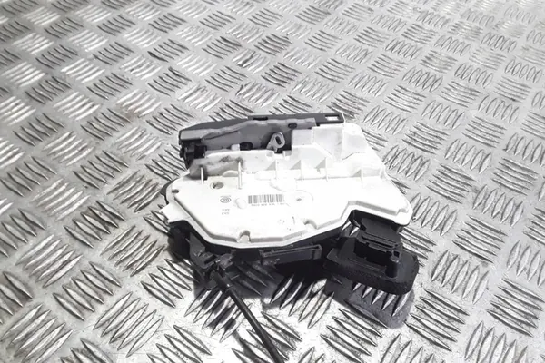 VW Türschloss hinten rechts 1.4L 2015 OEM 5K4839016Q image 5