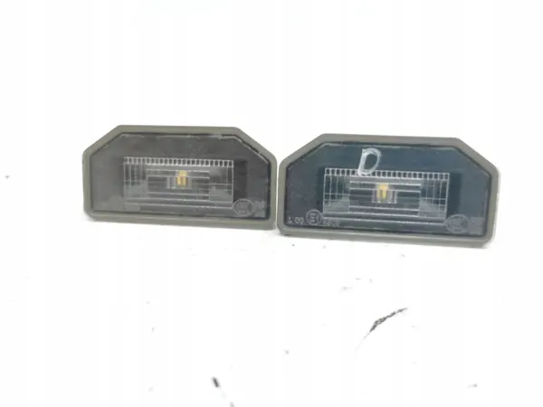 Tesla Model 3 2022 Heckkennzeichenleuchte OEM 144973000B image 2