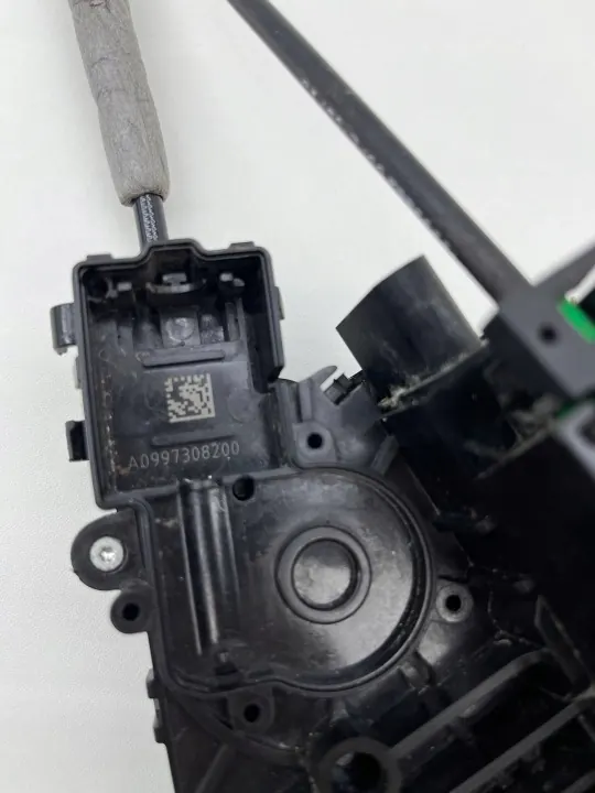 Mercedes W222 Soft-Close Deurslot OEM A2227601600 image 8