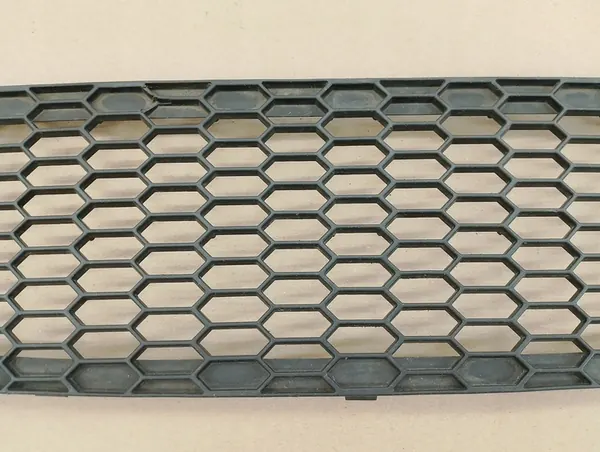 BMW 1 E81 M-Paket Etupuskuri Grilli 51117906809 image 4