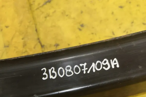 Etupuskuri VW Passat B5 FL 3B0807109A image 7