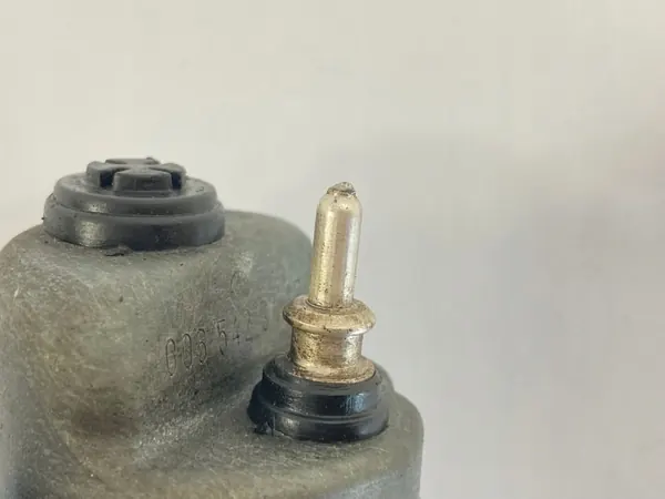 Oliedruksensor OEM 0065429417 voor Mercedes W124/W201 image 10