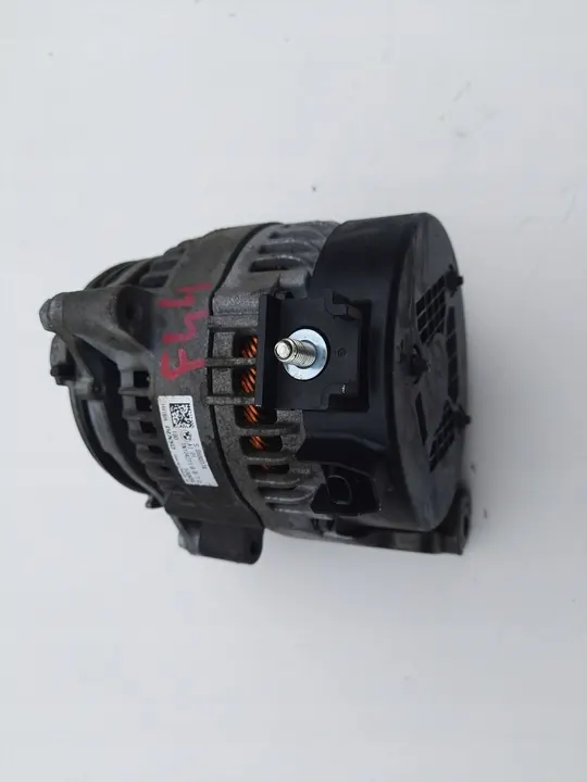 BMW F40 F44 F48 Vaihtovirtageneraattori image 4